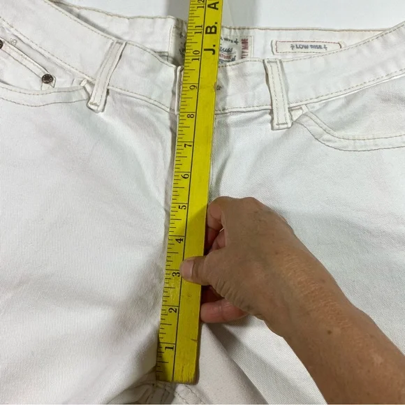 Levi’s Strauss Honestly Made Shorts Low Rise Size 10 White Jean Shorts S… - Picture 9 of 10